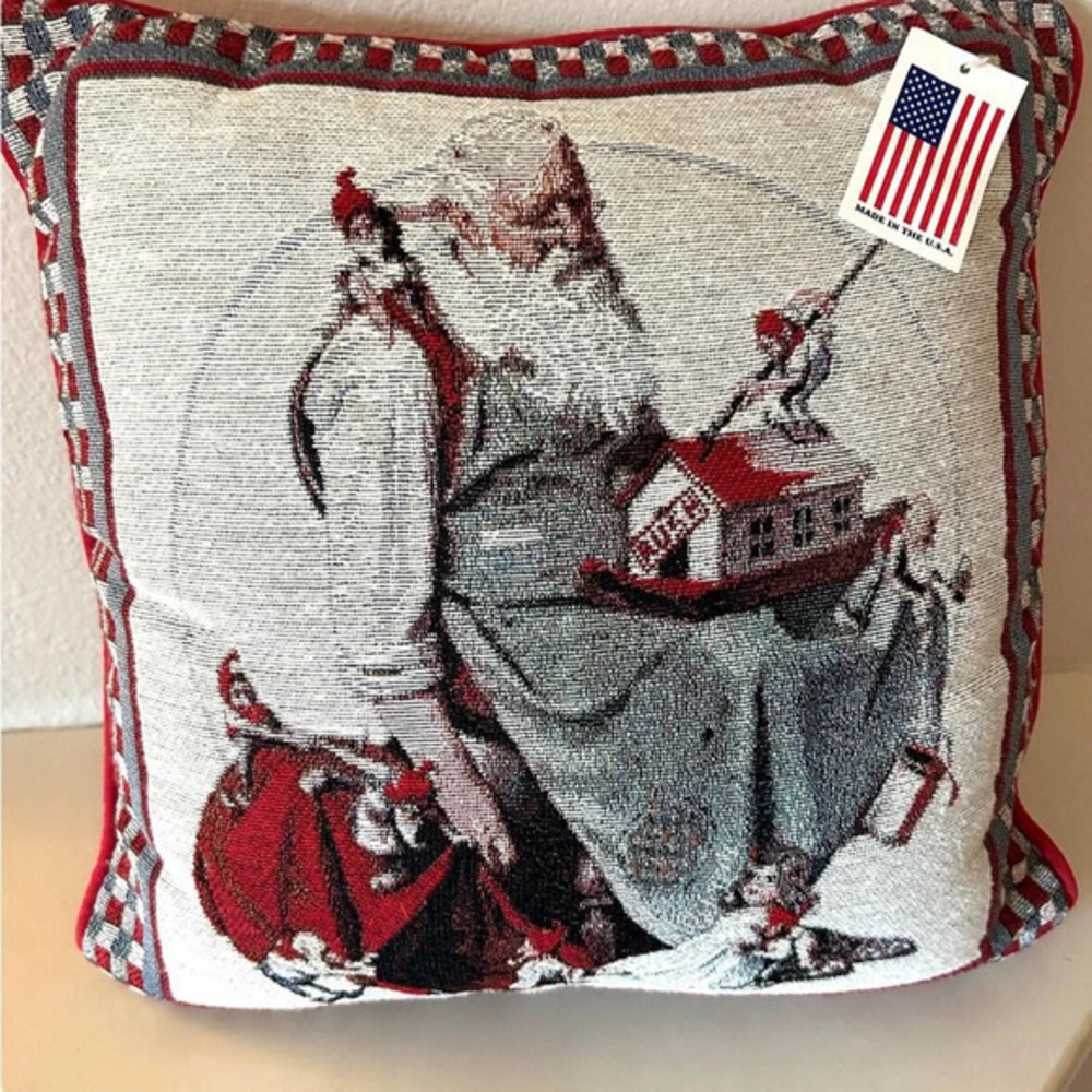 Santa Decorative Throw Pillow-Christmas Tapestry NWT-Made‎ in USA